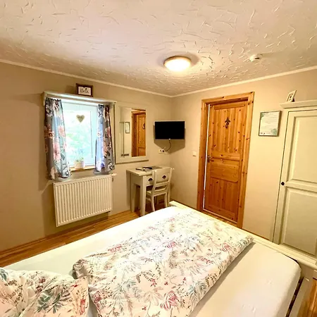 Bed and breakfast Land & Leben 3*