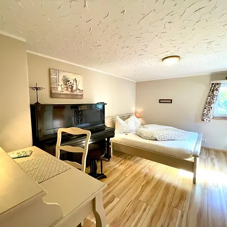 Land & Leben Bed & Breakfast *